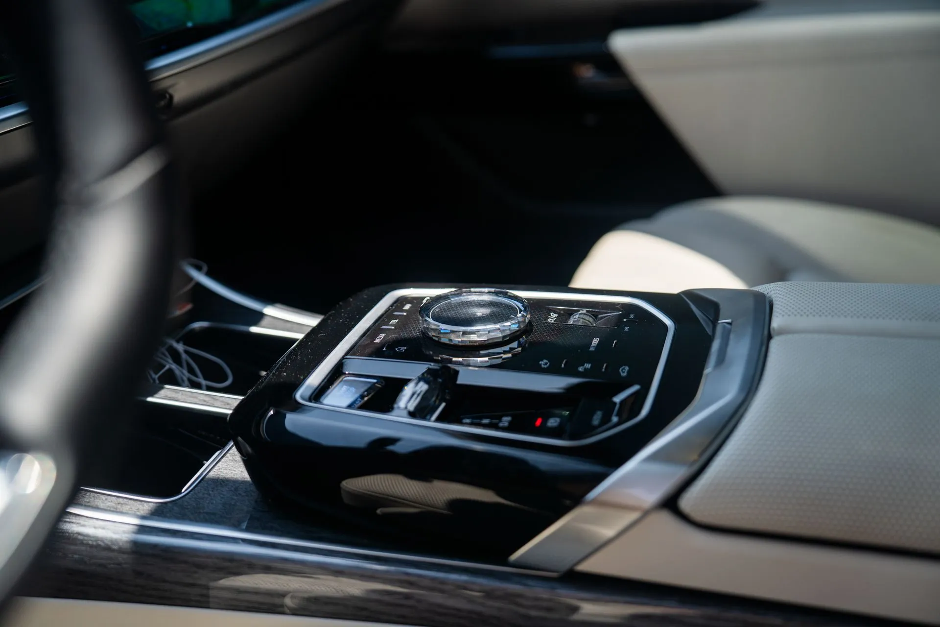 BMW i7 photo 6