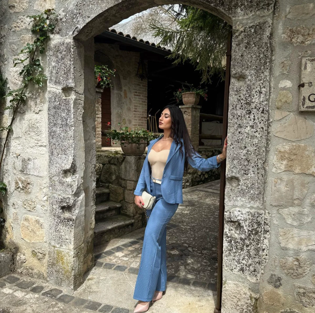 Francesca-Lippolis-Wallpapers-Insta-Fit-Bio-3.png
