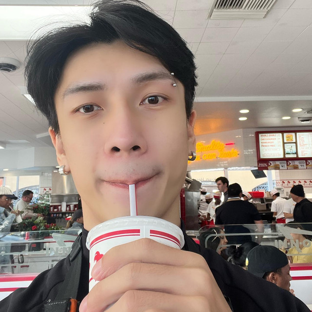 Photo-by-Rattawit-Wongin-in-In-N-Out-Burger-1