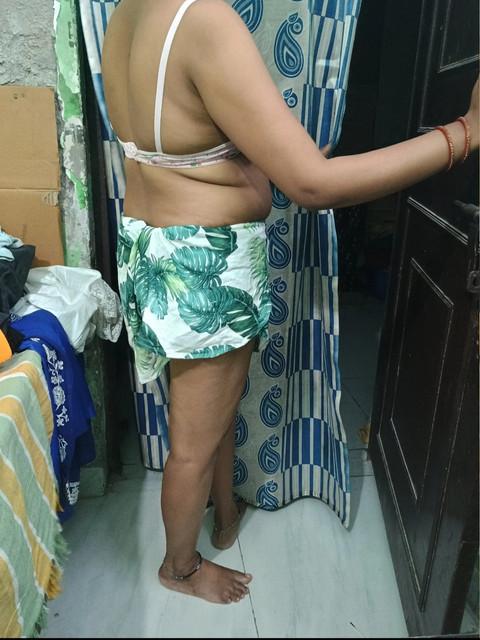 Wife Mom Aunty ki incest dunia with pics & Gifs