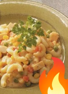 Постер Макароны, запеченные с индюшиным мясом, горошком и кукурузой