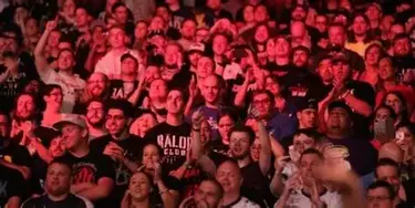 [Bild: Fans-Site-Chant.webp]