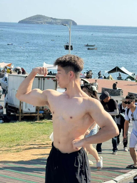 調教健身學弟 完美身材 超級反差