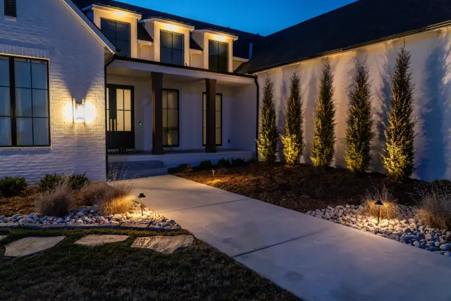 outdoor lighting Oakville low voltage lightscaping garden design residential path lighting installation