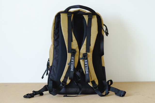 https://i.ibb.co/GcVH5Rm/presentation-back.jpg