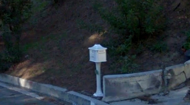 deano mailbox.jpg