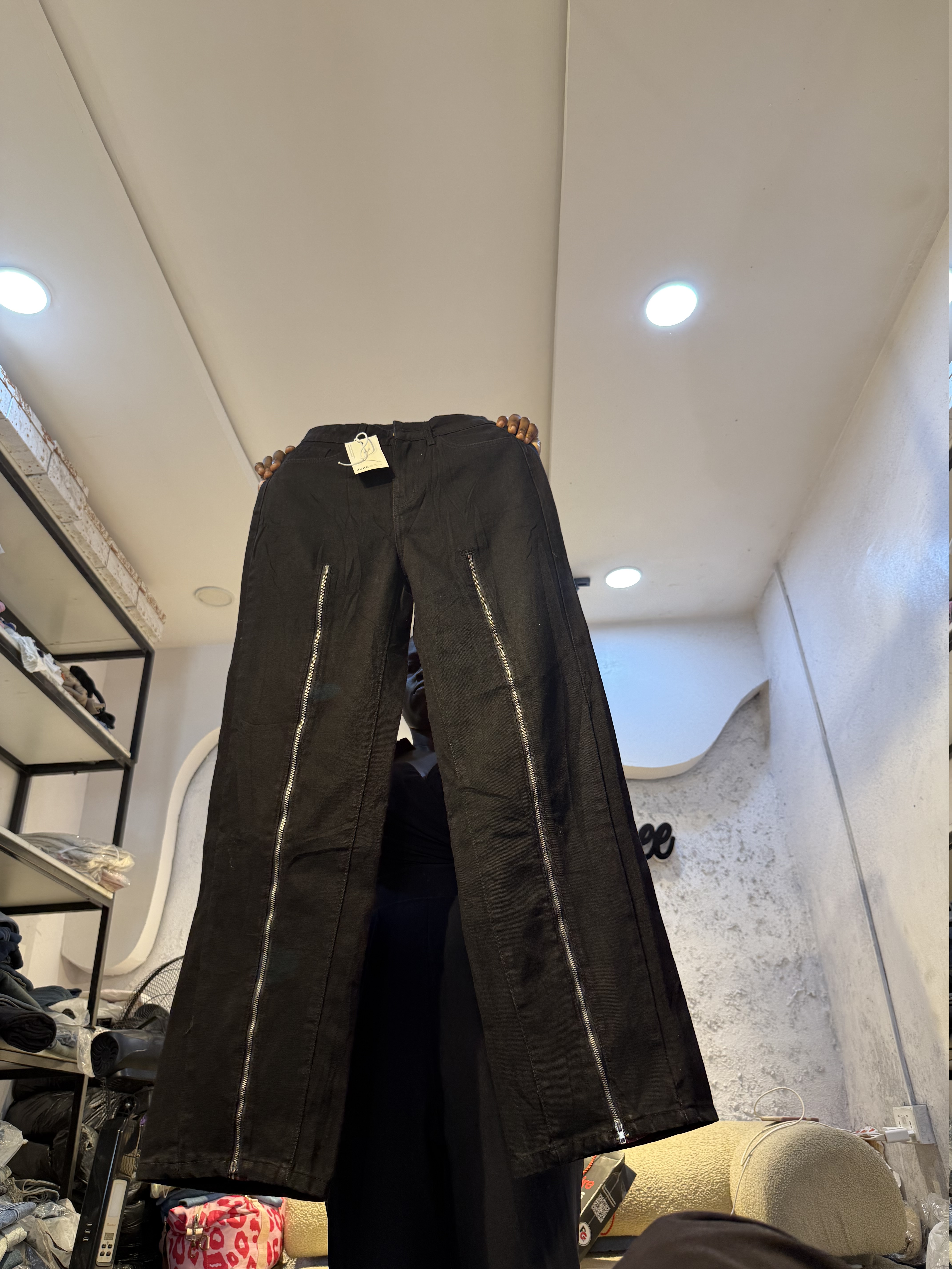 Waist 28