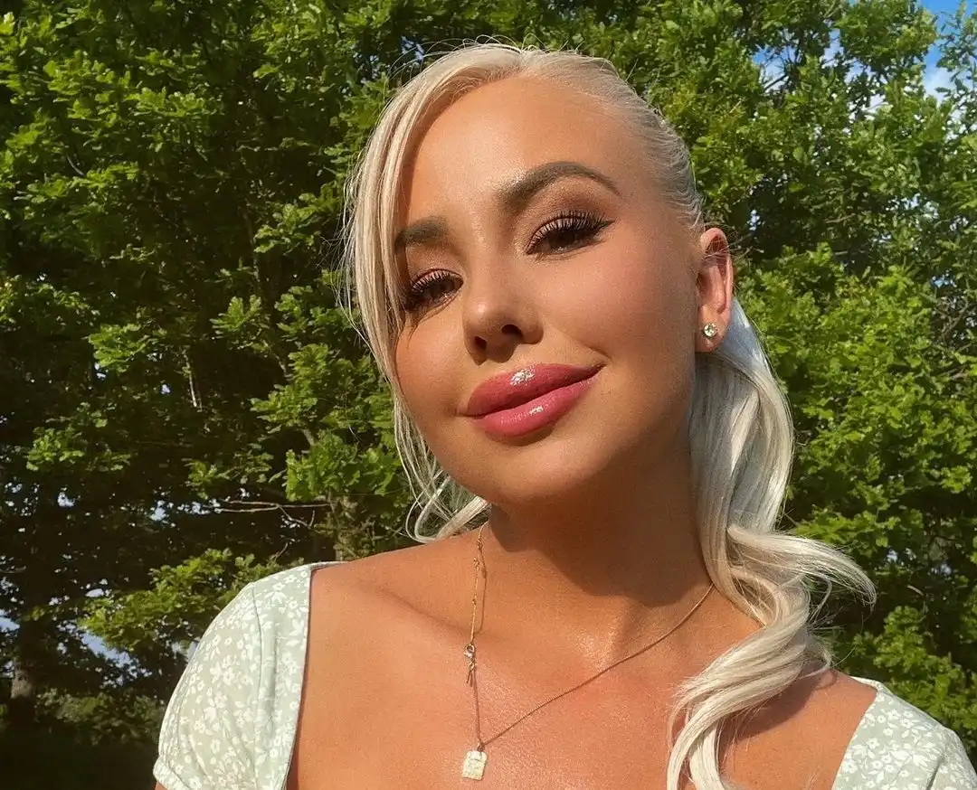 Amanda Breden Wallpapers Insta Fit Bio (8)