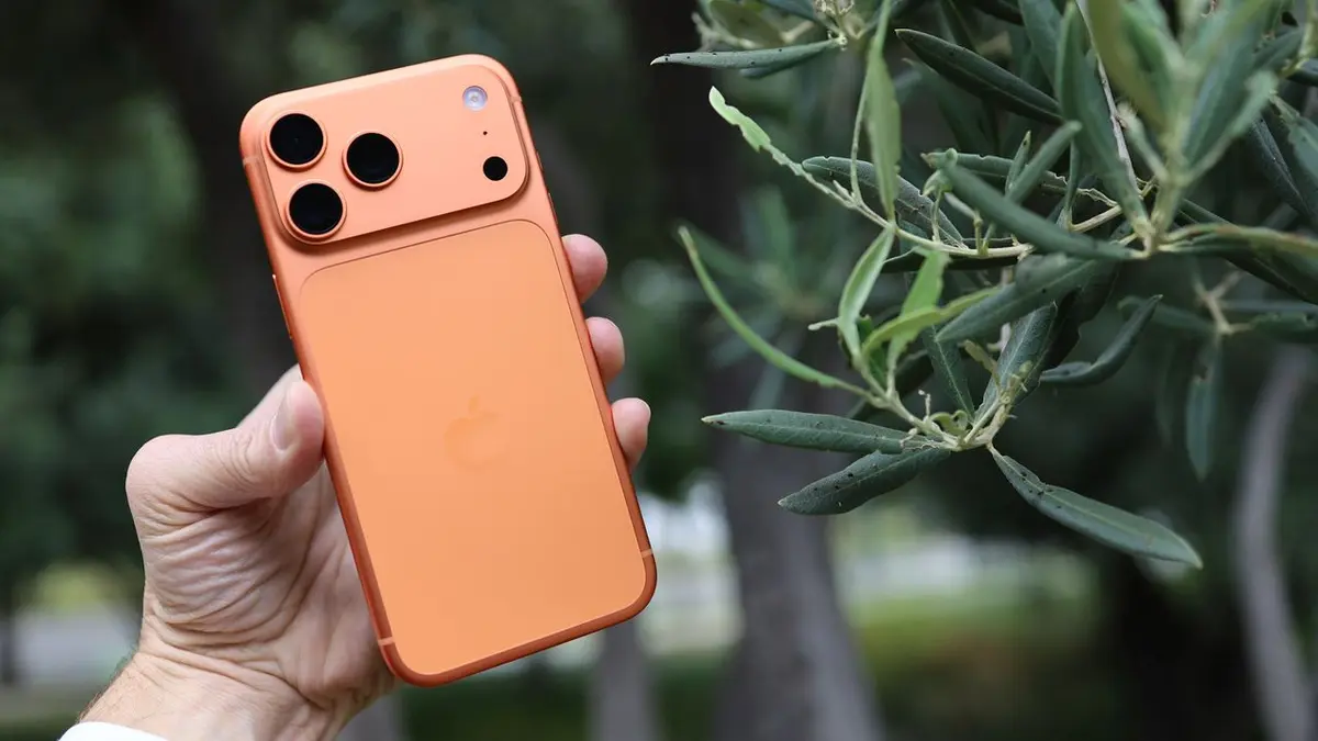 The Enduring Mystery of Apple's Next iPhone Design