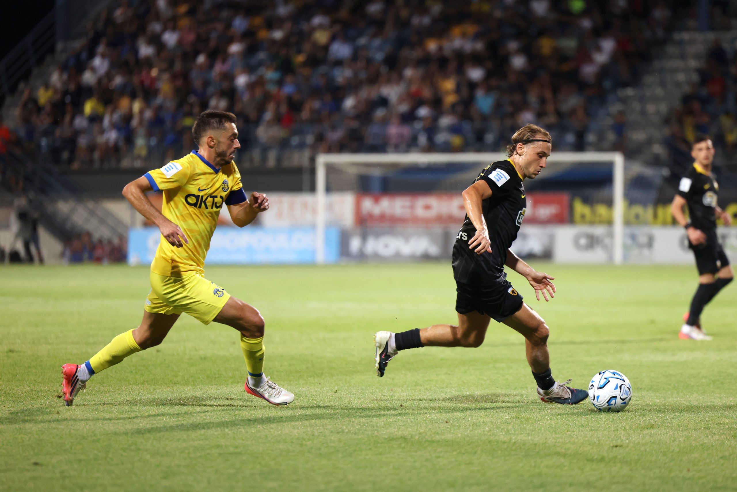 Η βαθμολογία της Super League μετά την ισοπαλία της ΑΕΚ στην Τρίπολη και τα ματς της 4ης αγωνιστικής!