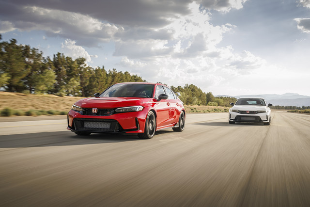 2023-Honda-Civic-Type-R-3