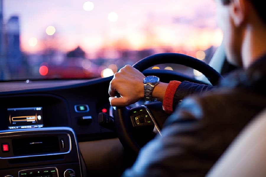 Довгострокова оренда авто: Зручність та Ефективність від Avis