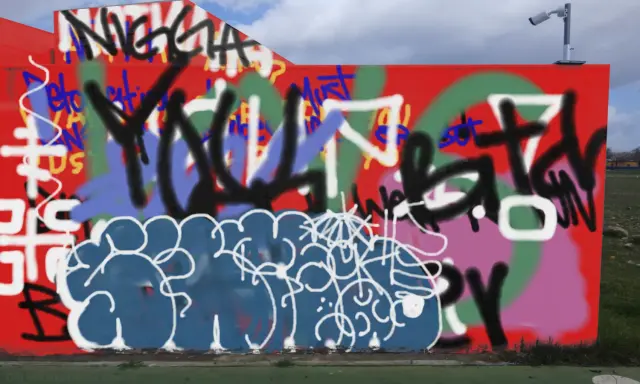 Graffiti artwork by Sumoe