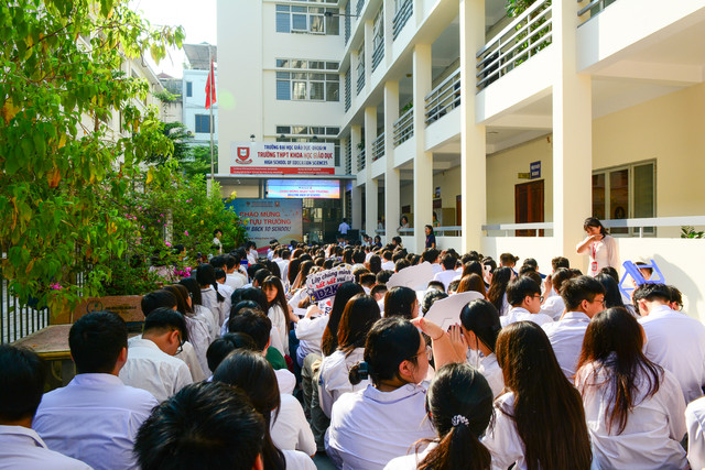 Khoảnh khắc HES 1