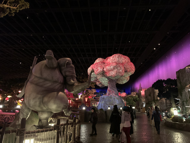 Украденное солнце. Universal Beijing Resort, Гуйлинь, Фужун, Чжанцзяцзе, Фэнхуан, Яншо. 8-17 апреля 2026. Украденное солнце. Universal Beijing Resort, Гуйлинь, Фужун, Чжанцзяцзе, Фэнхуан, Яншо. 8-17 апреля 2026.