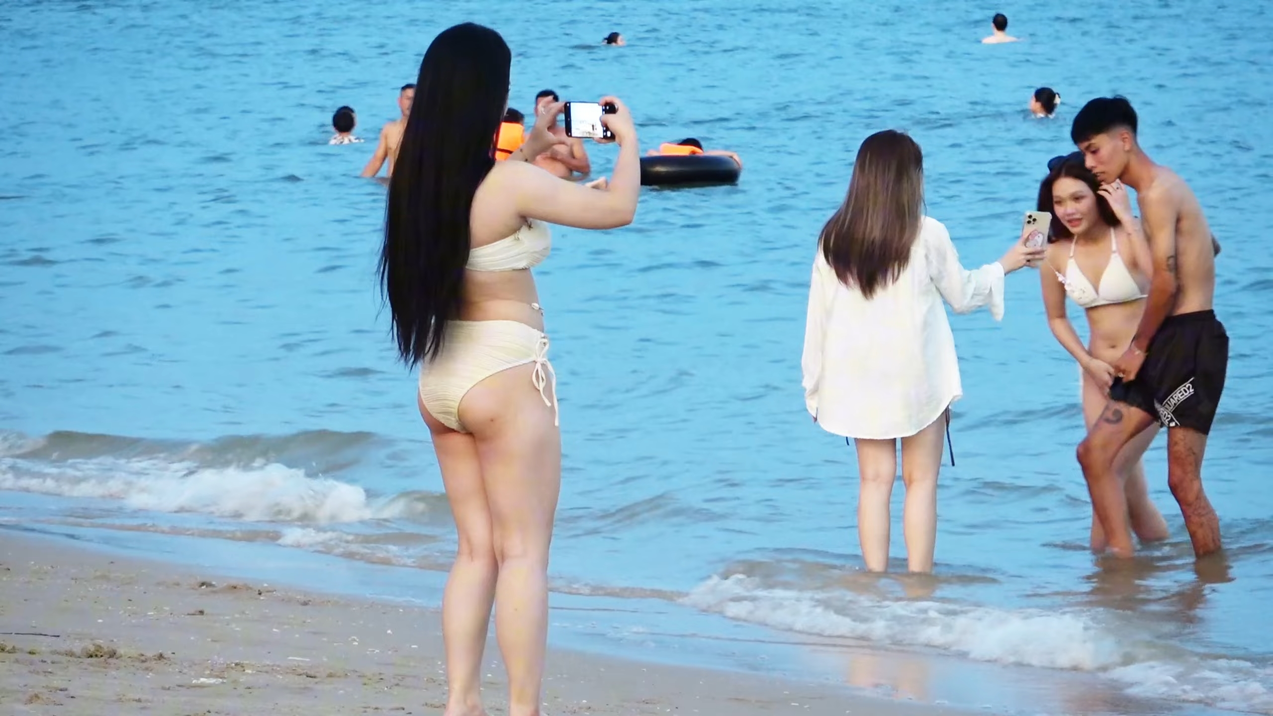 B.jpg