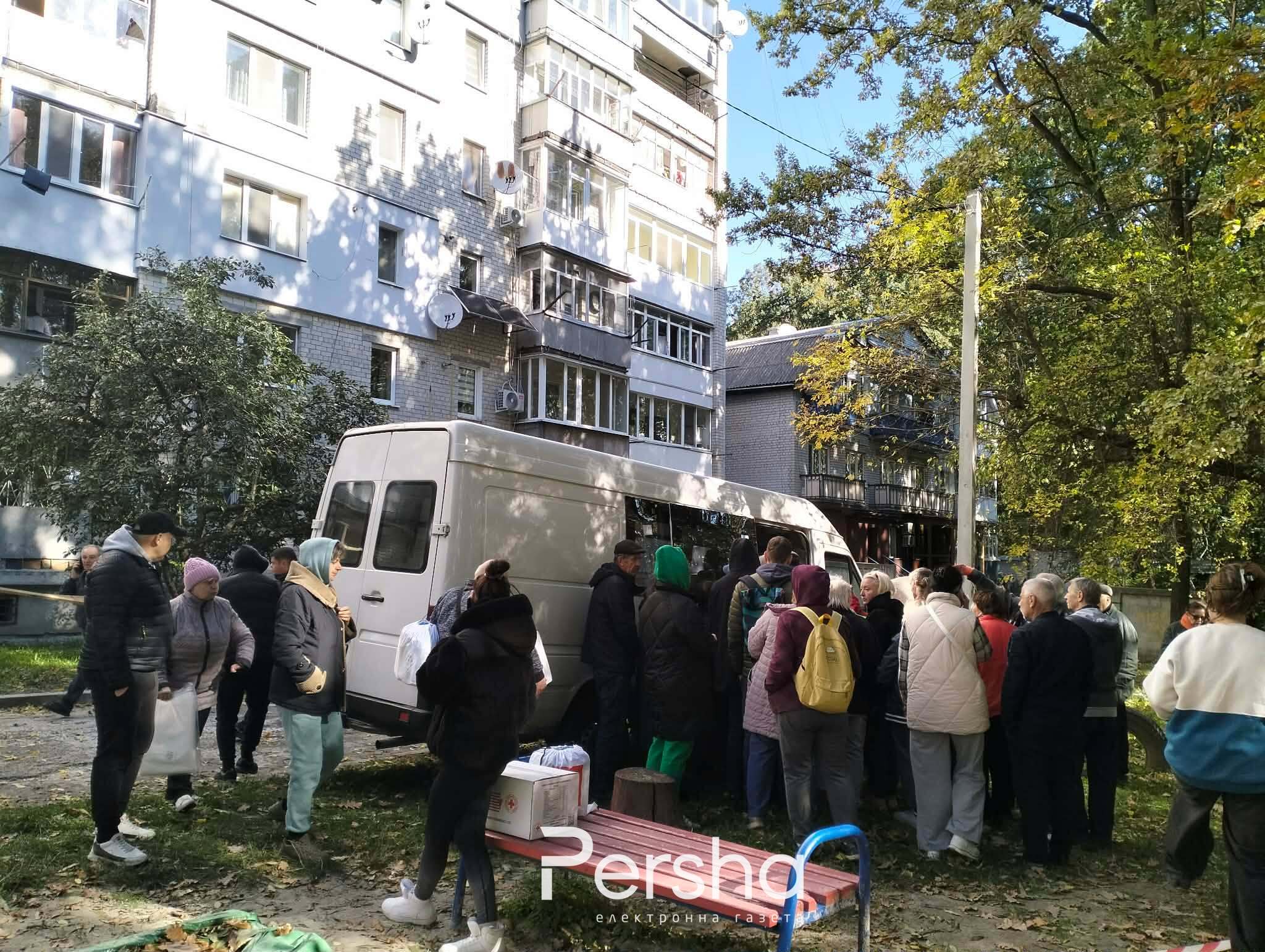 Атака на Кропивницький 14 жовтня люди розбирають завали Перша електронна газета (4)