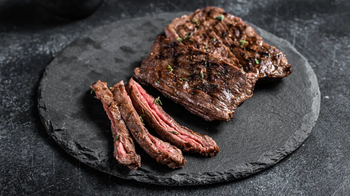 The Best Temperature For A Perfectly Cooked Medium-Rare Skirt Steak