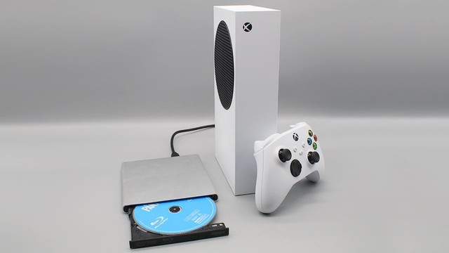 Xbox pode estar preparando sistema para transformar jogos físicos em licenças digitais, afirma Tom Warren