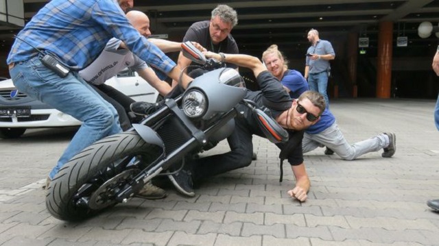 stuntmen-4.jpg