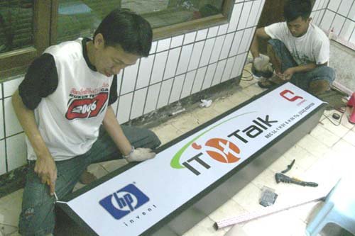NeonBox.jpg