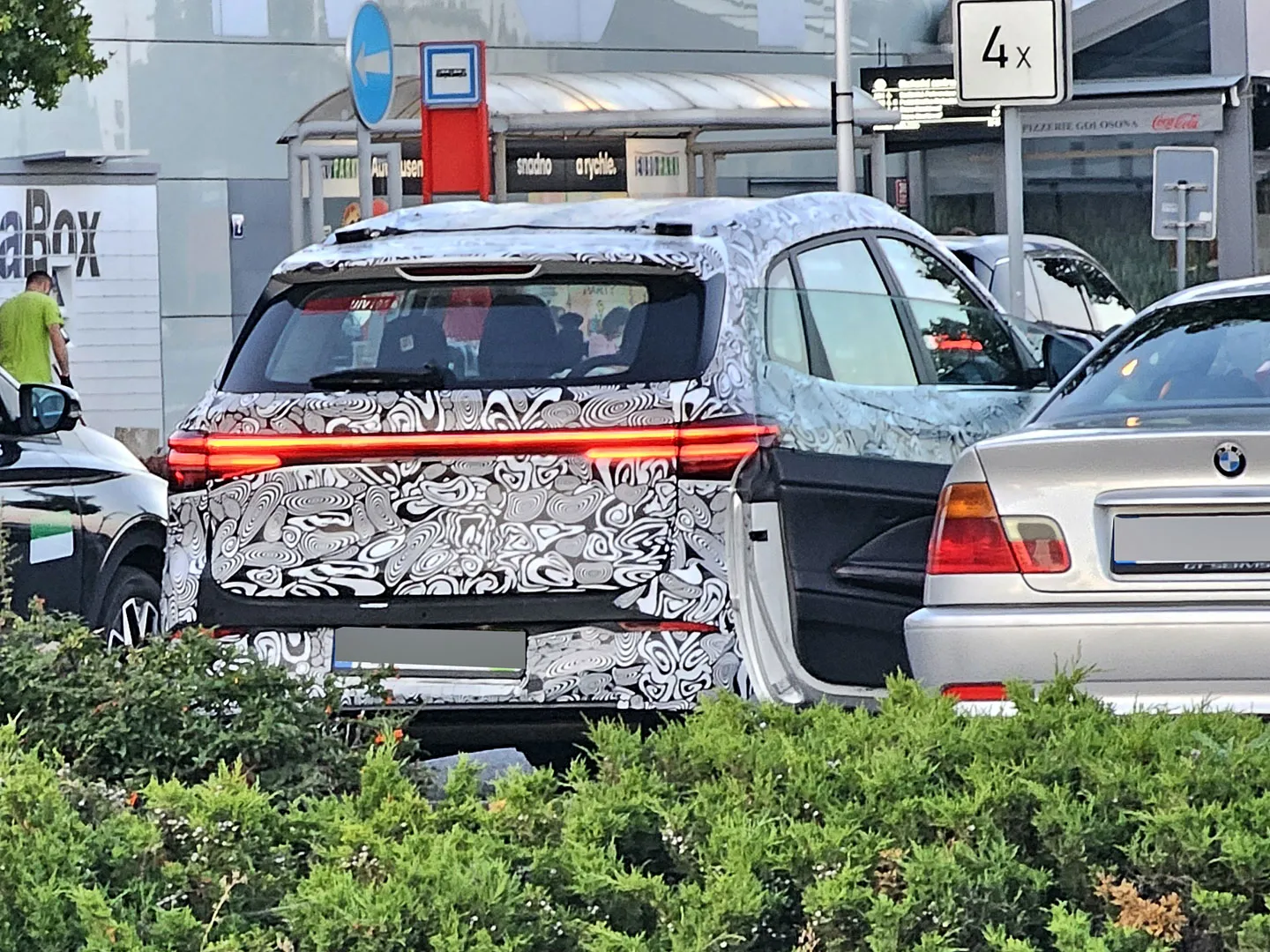 9957310
