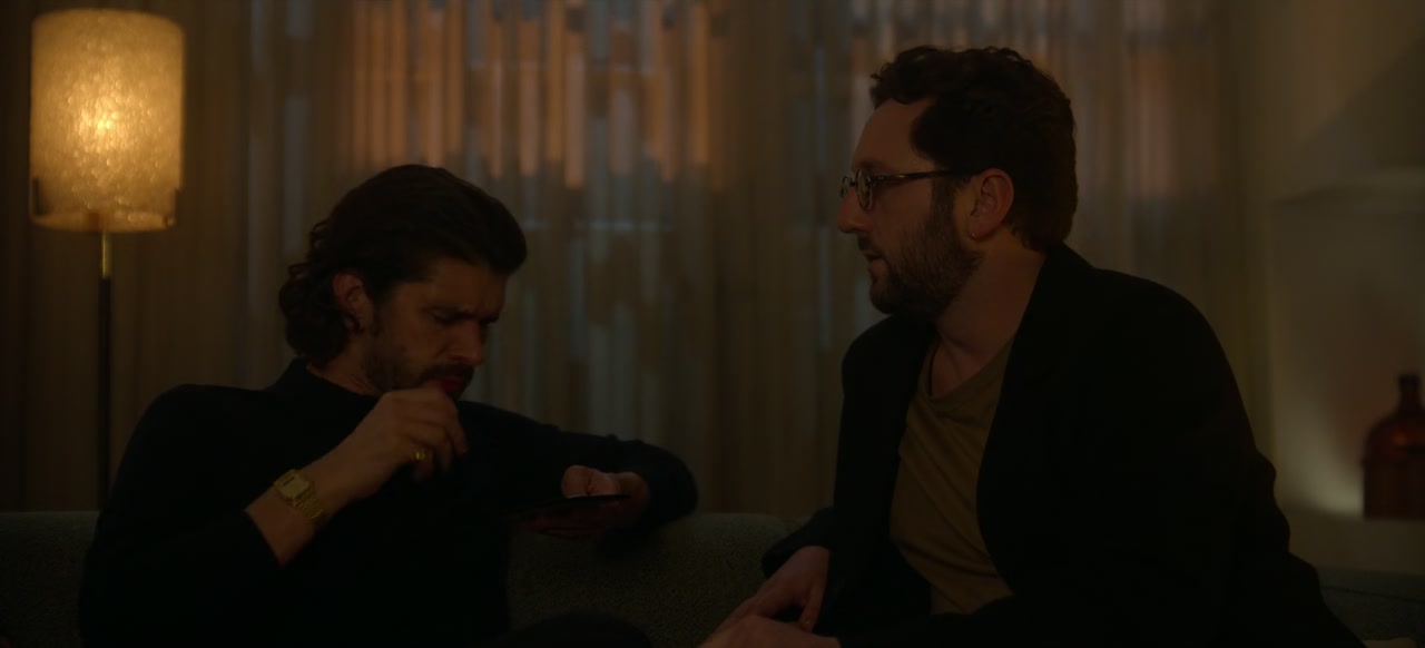 Black Doves Screenshot