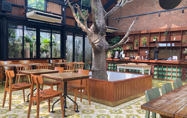 Ombé Kofie Menteng