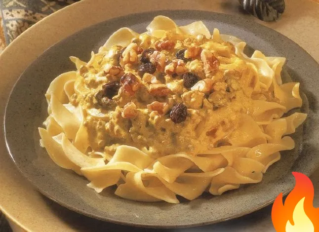 Постер Лапша с нежной сливочной подливкой