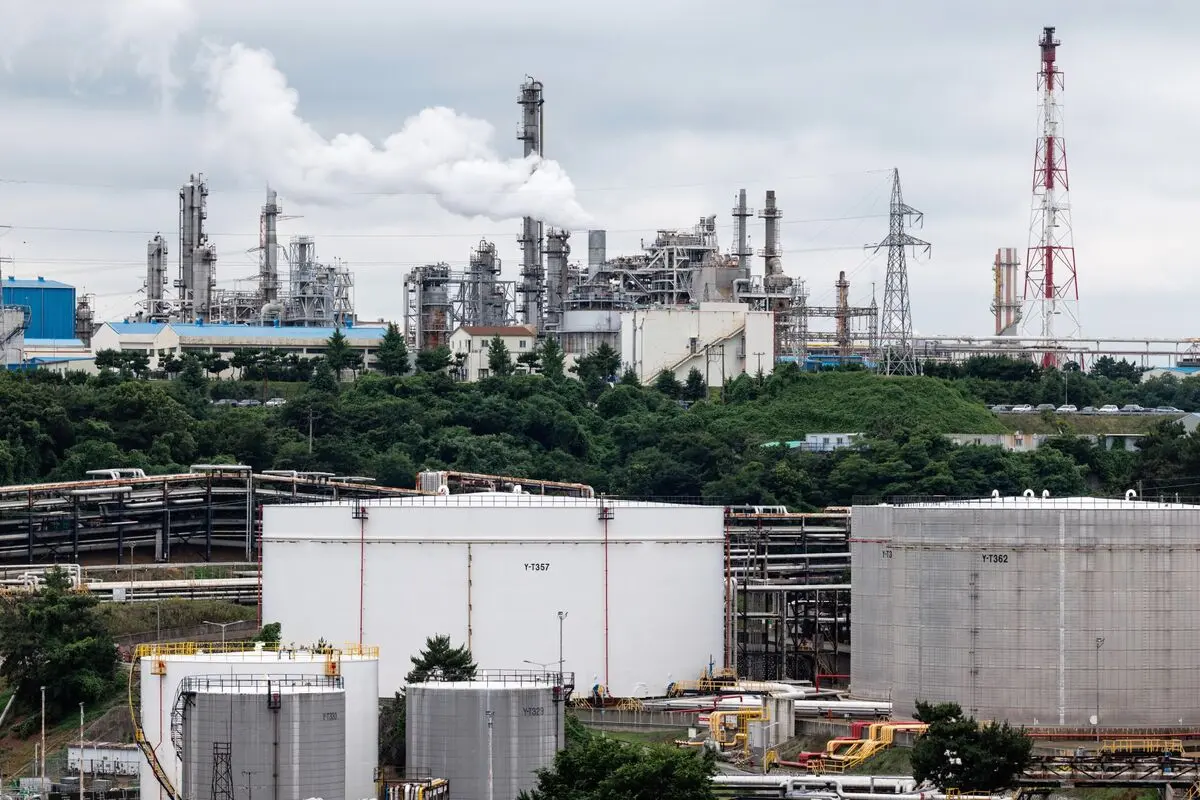 Oil Prices Dip as OPEC Production Rises, Dollar Holds Steady