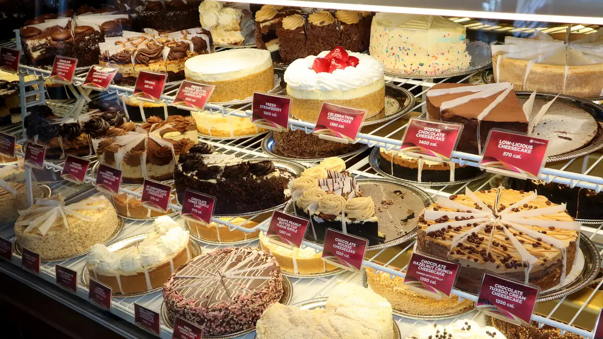Cinnamon Roll Cheesecake Fails to Impress at Cheesecake Factory