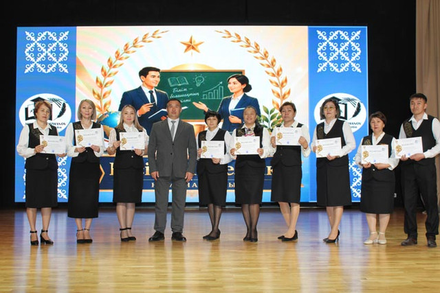Өнермен өріліп біліммен өрнектелген кеш (6)