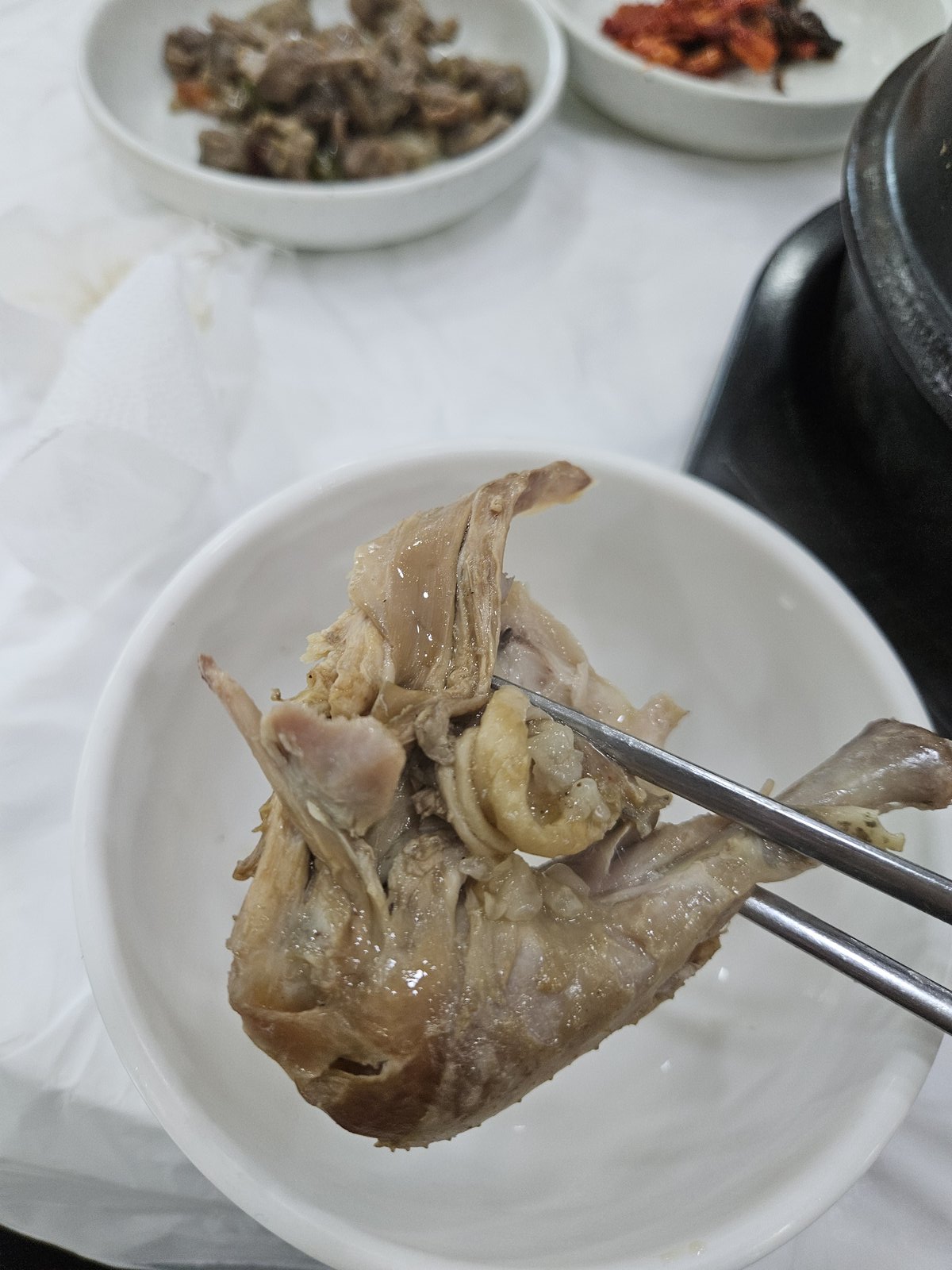 수림삼계탕 반여점 닭다리