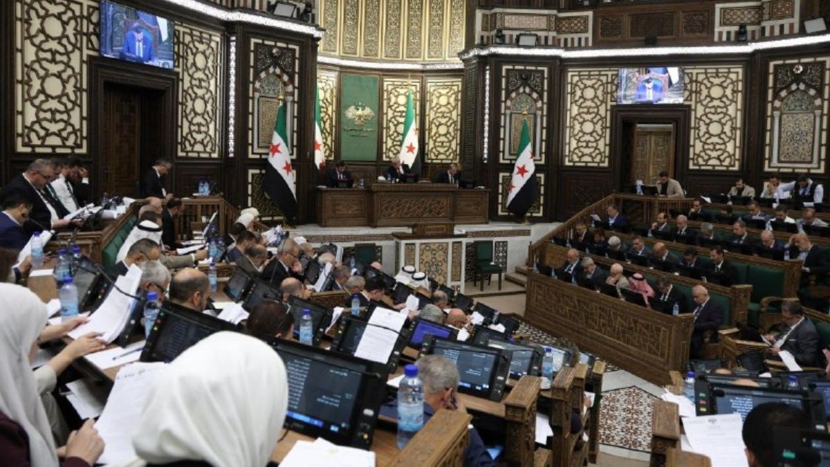مجلس الشعب يفكك إرث القوانين الاستثنائية التي ألحقت أضرارا بالسوريين