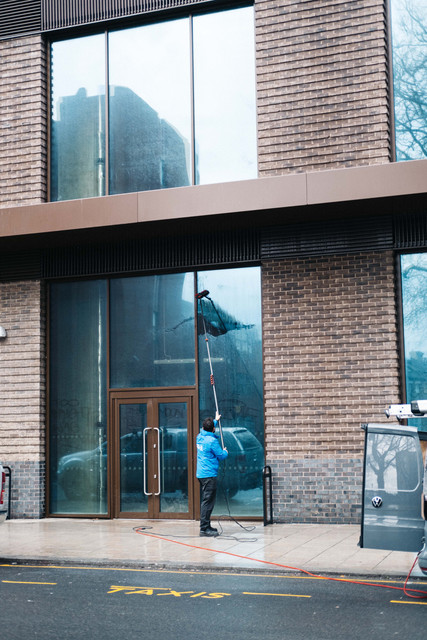 Window cleaning work 25