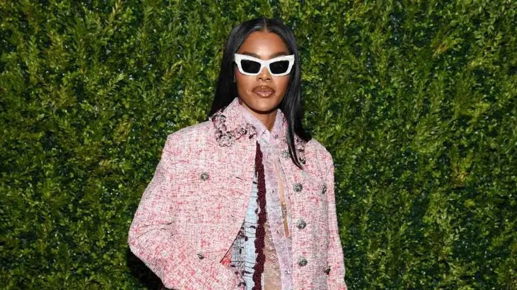 Teyana Taylor  ⁇ Să vezi prin cămașa Chanel Domine Festivalul Tribeca Artists Cina