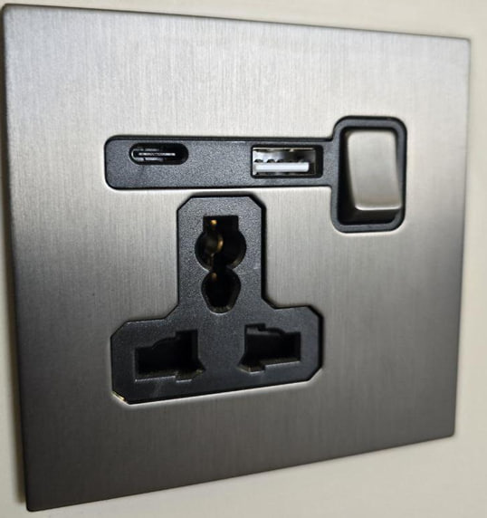 SOCKET+USB.NV5-014