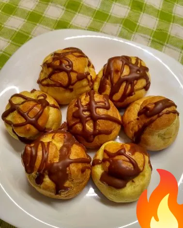 Постер Профитроли с шоколадным заварным кремом