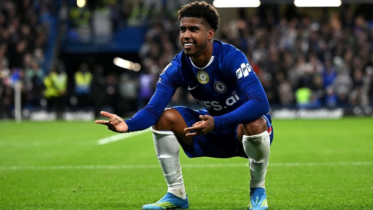 Man Utd chiêu mộ Andrey Santos từ Chelsea giá 50 triệu bảng