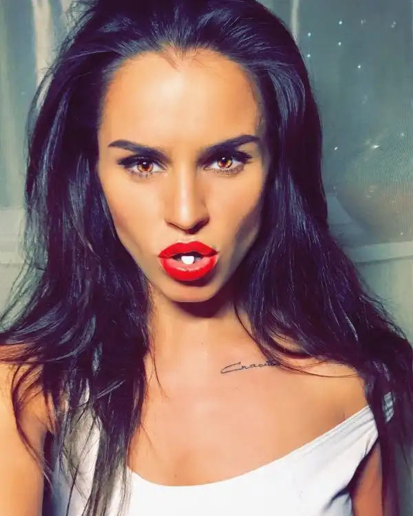 Yulia Zivert Wallpapers Insta Fit Bio (3)