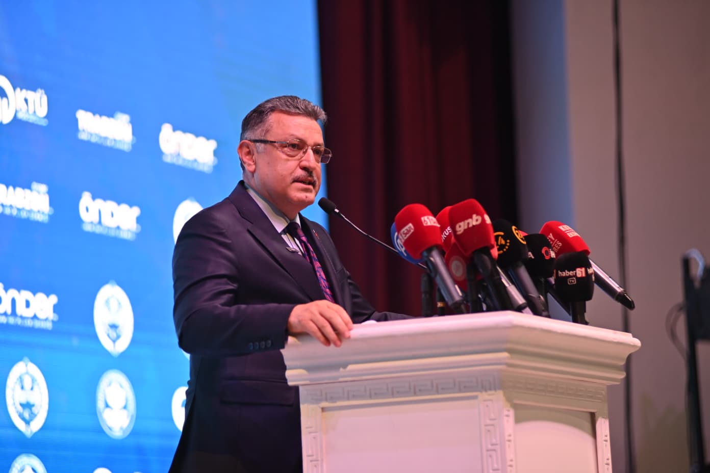 4444