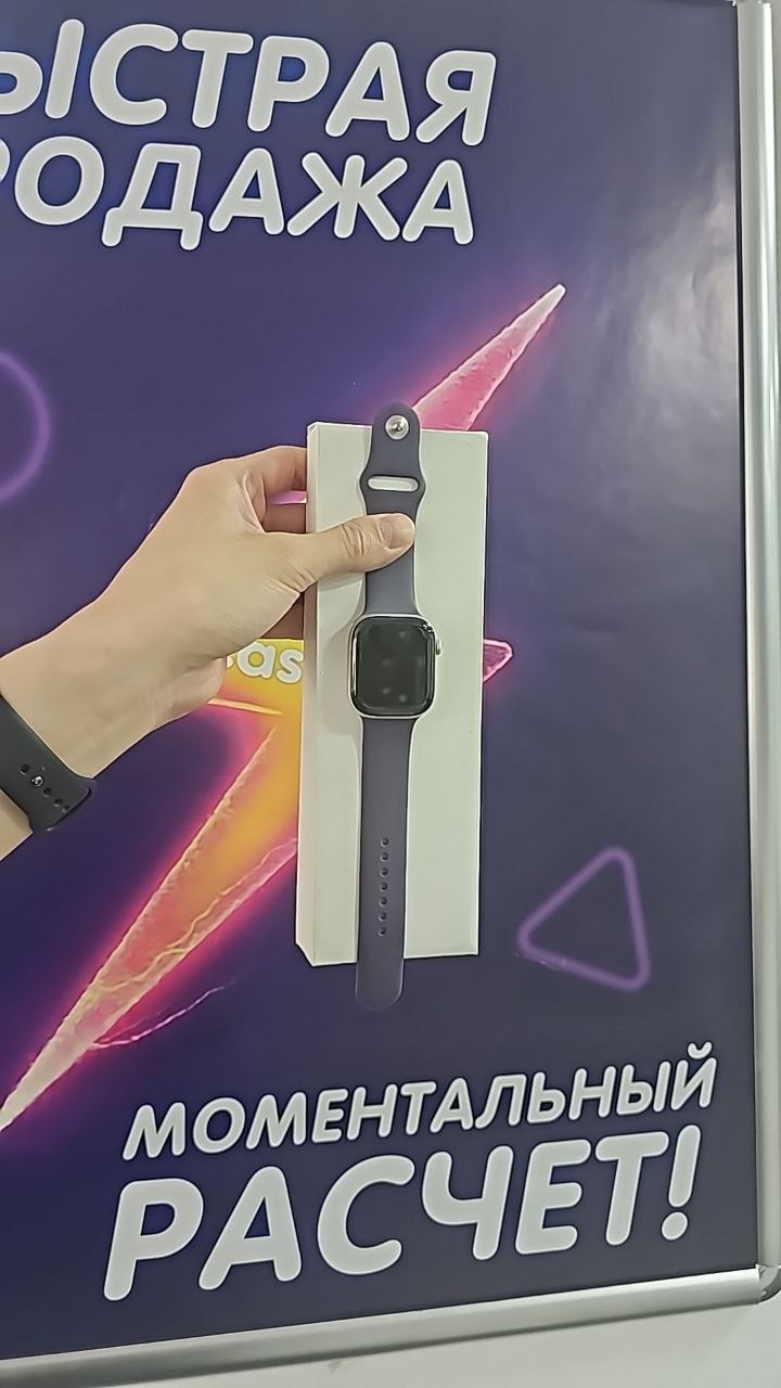Apple Watch Series 11 46 mm в сером цвете — современные умные часы для iPhone с большим экраном и стильным дизайном.
