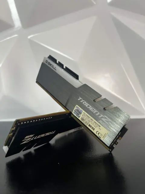 Ram dd4 16gb (8x2) 3200mhz G.skill Trident Z RGB