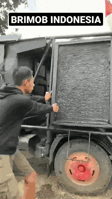 https://i.ibb.co/Hfppt1tK/ezgif-5ca8071a8a54f0f6.gif