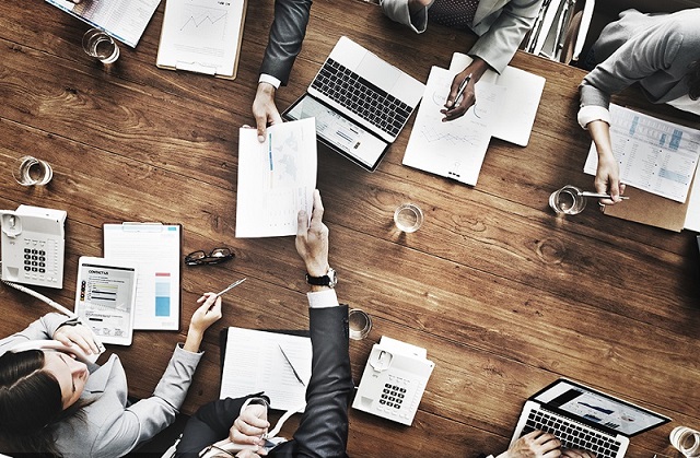 Business-People-Analyzing-Statistics-Financial-Concept.jpg