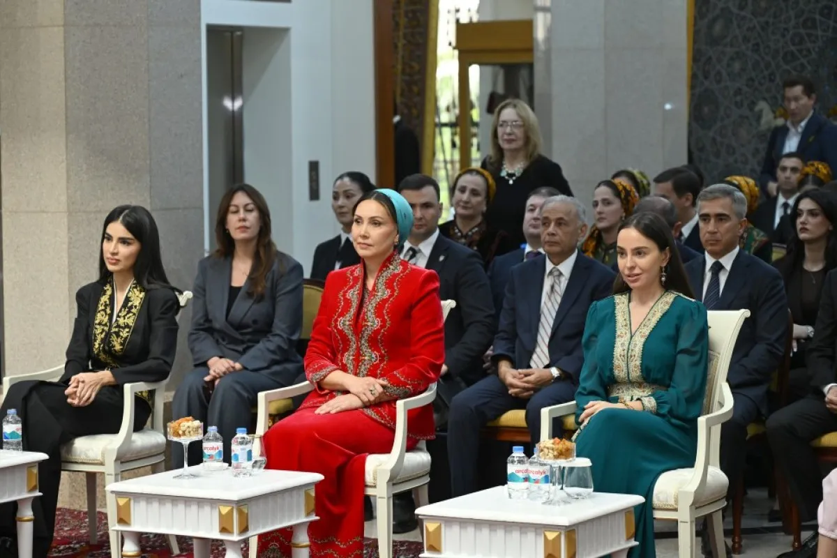 Leyla Əliyeva Aşqabaddakı Milli Türkmən Xalçası Muzeyini ziyarət edib
