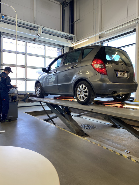 4-B09-DA7-E-2-E3-B-4951-9302-EFEE828-F2-