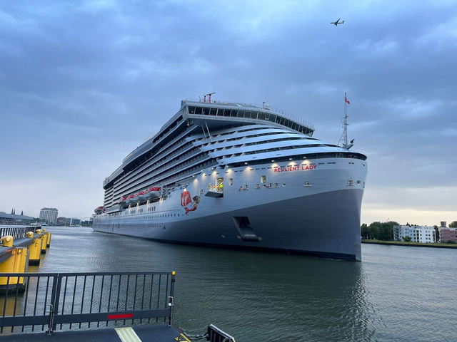 Resilient Lady cruise ship
