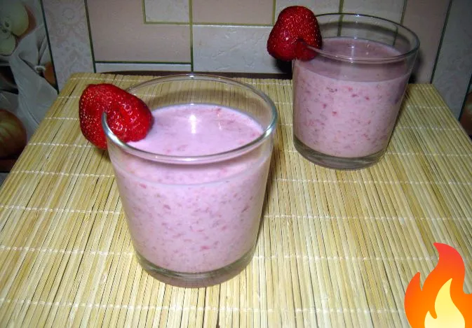 Постер Бананово-клубничный смузи