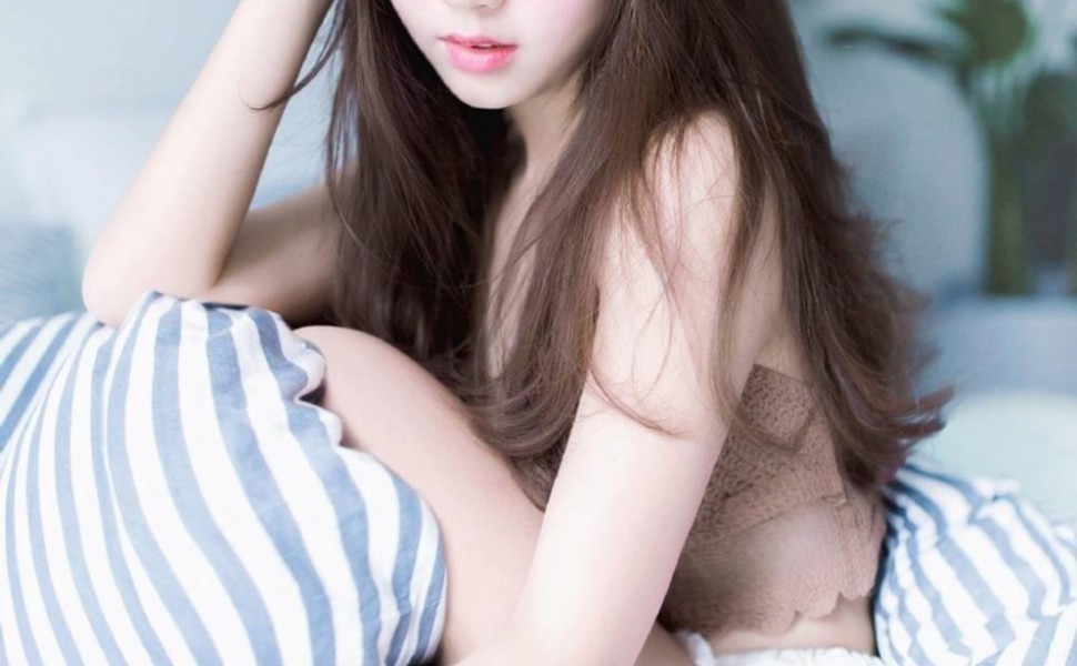 折扇戏红尘
